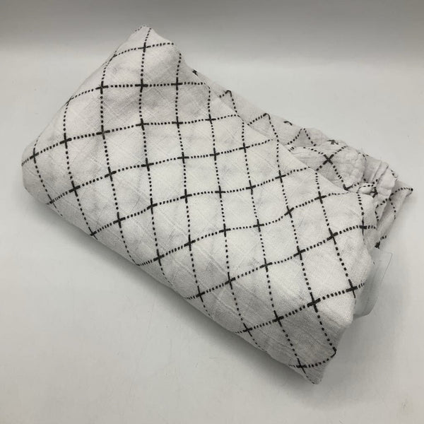 White Checkered Bamboo/Muslin Swaddle Blanket
