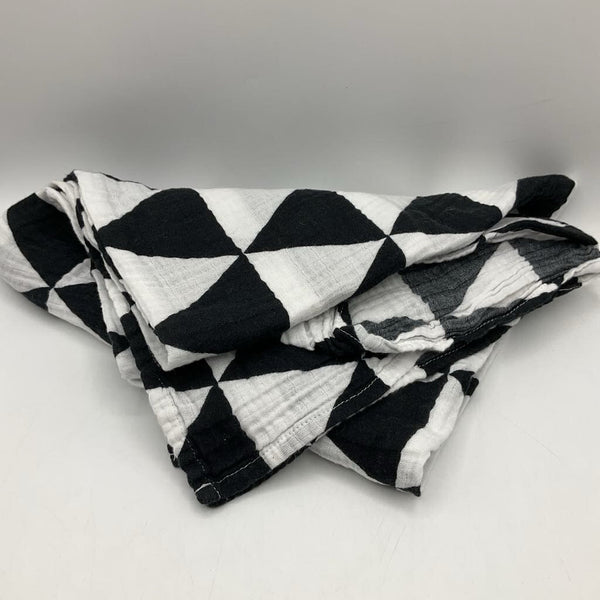 Cloud Island Black & White Triangle Swaddle Blanket