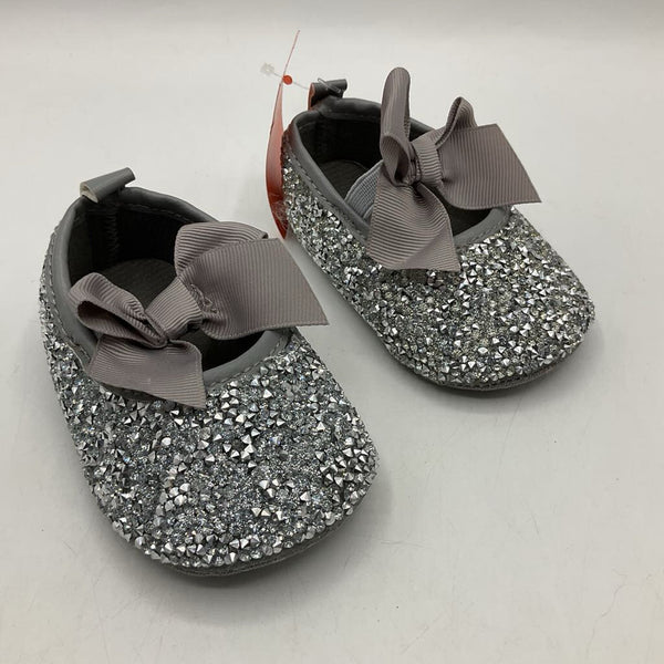 Size 0-6m: Grey Silver Sparkly Shoes