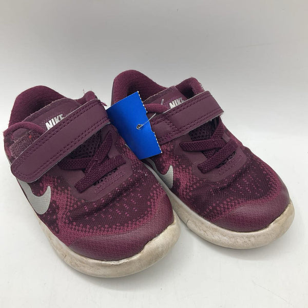 Size 6: Nike Berry Velcro Sneakers