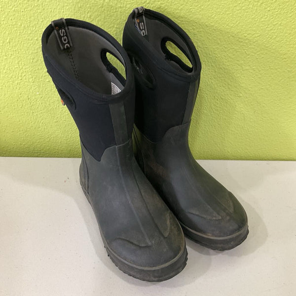Size 7Y: Bogs Black Insulated Rain Boot