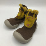 Size 4-5: Brown Knitted Giraffe Rubber Sole Shoes