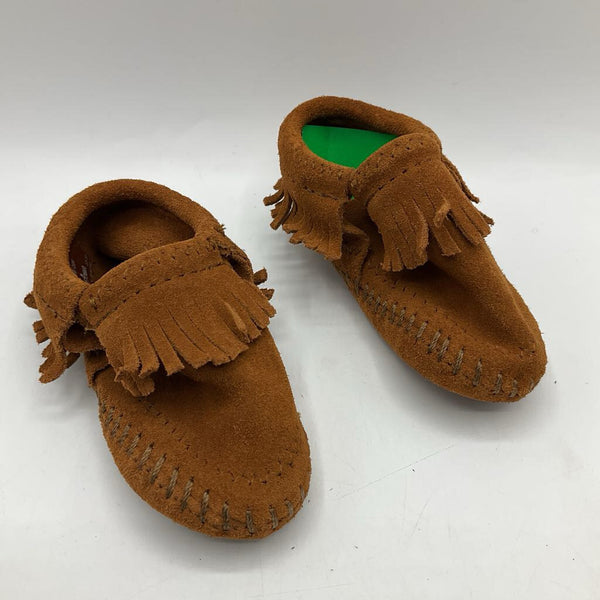 Size 4: Minnetonka Suede Brown Moccasins
