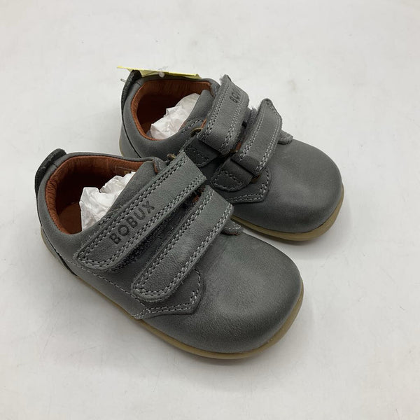 Size 2.5 Bobux Grey Velcro First Walker Shoes NEW