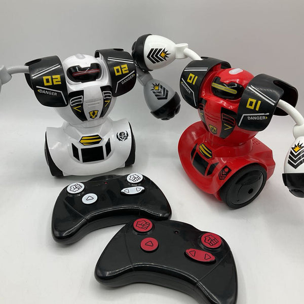 Sharper Image Remote Control Robot Fighting Set Red & White