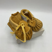 Size 4: Les Moccasins Laurentide Tan Leather Moccasins