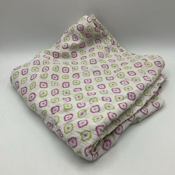 Too Good White Pink/Green Flowers Swaddle Blanket