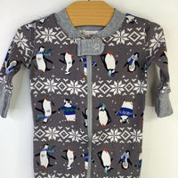 Size 0-6m (50): Hanna Anderson Grey/Snowflakes & Penguins Long Sleeve 1pc PJS