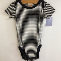 Size 12-18m (75): Hanna Andersson Grey & White Striped Short Sleeve Onsie