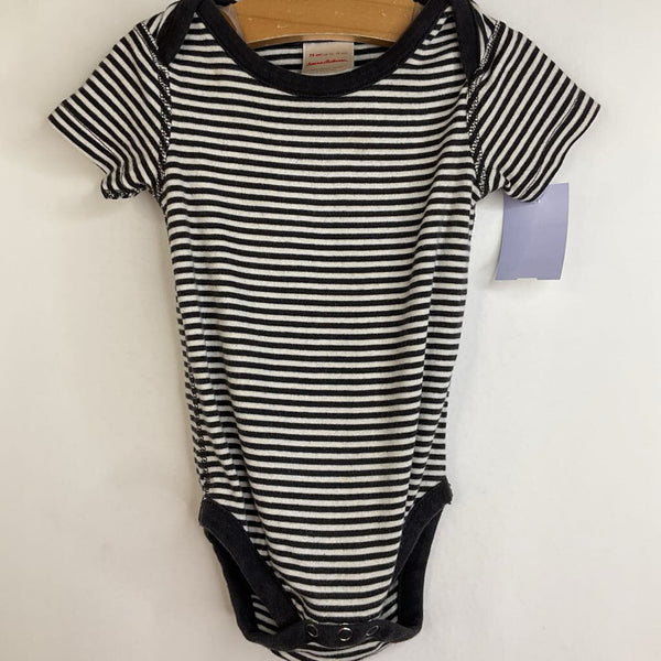 Size 12-18m (75): Hanna Andersson Grey & White Striped Short Sleeve Onsie