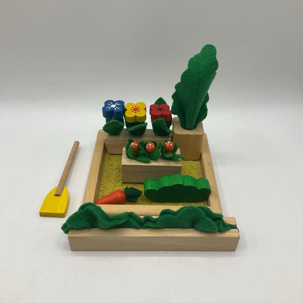 Wooden/Felt Garden Set AS IS