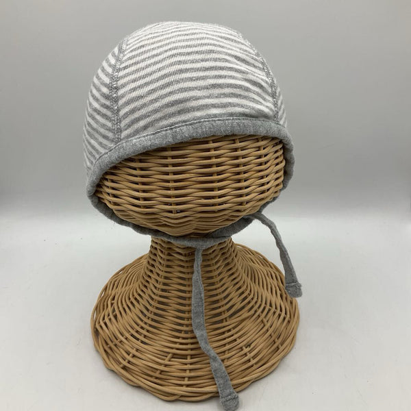 Size XS: Hanna Andersson White/Grey Striped Baby Hat