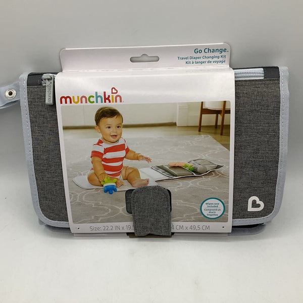 Munchkin Travel Diaper Changing Kit NEW