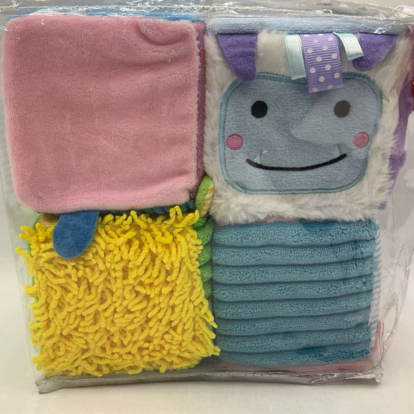 Make Believe Ideas Snuggables Soft Activity Cubes