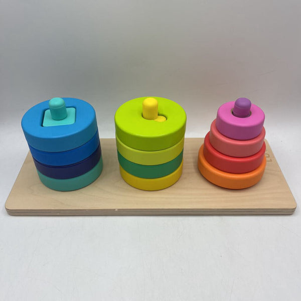 Lovevery Wooden Twist & Pivot Pattern Puzzle