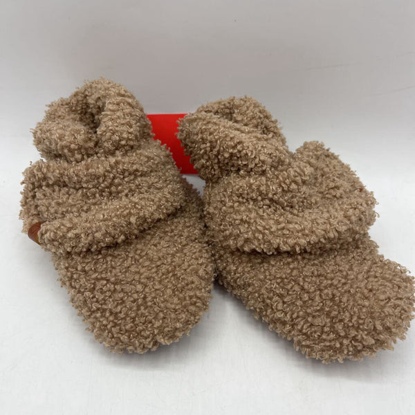 Size 12-18m: Goumi Brown Soft Shoe Booties