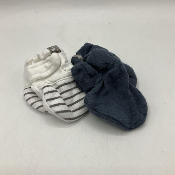 Size NB: Goumi White & Grey Striped/ Indigo Baby Mitts 2pk