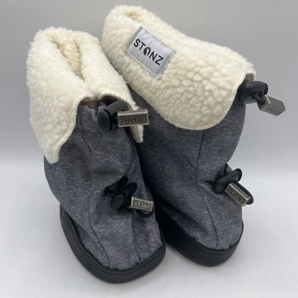 Size M: Stonz Grey Fuzzy Lined Soft Sole Snow Boots