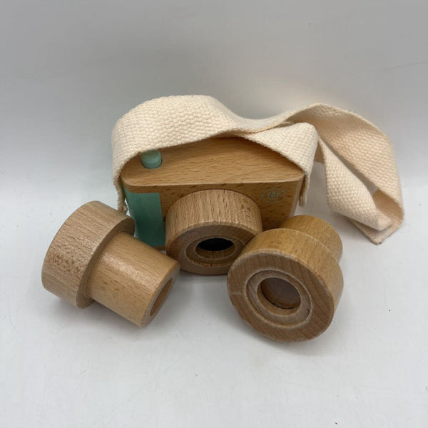 Manhattan Toy Natural Historian Wooden Camera w/ Clear, Green & Kaleidoscope Lenses