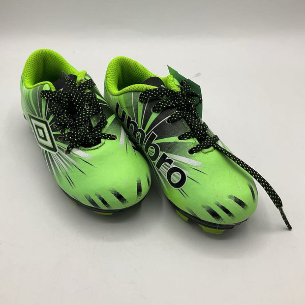 Size 9: Umbro Green/Black Lace-Up Soccer Cleats