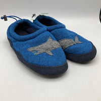 Size 1-2Y: LL Bean Blue Grey Shark Fleece Slippers