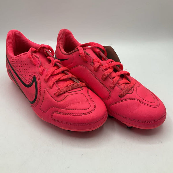 Size 1Y: Nike Pink/Black Lace-Up Soccer Cleats