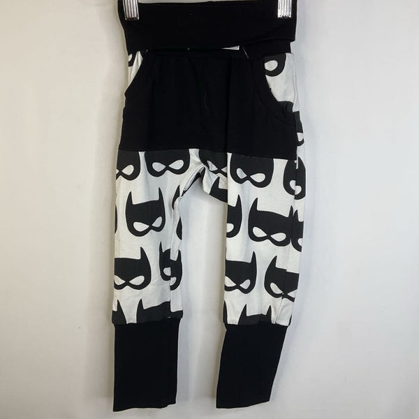 Size 12m-3: Beaneroobaby Black/White Batman Masks Print Leggings -NEW