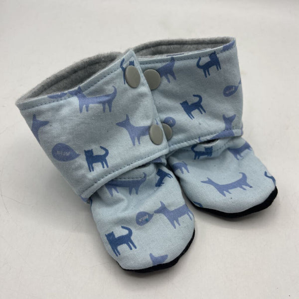 Size 6-9m: Beaneroobaby Blue Cats & Dogs Print Soft Leather Sole Booties-NEW