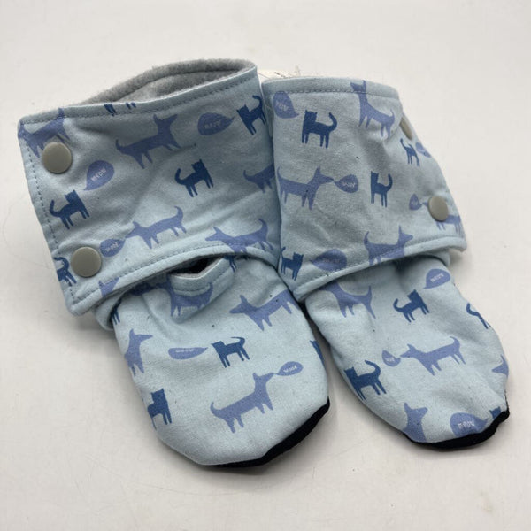 Size 18-24m: Beaneroobaby Blue Cats & Dogs Print Soft Leather Sole Booties-NEW