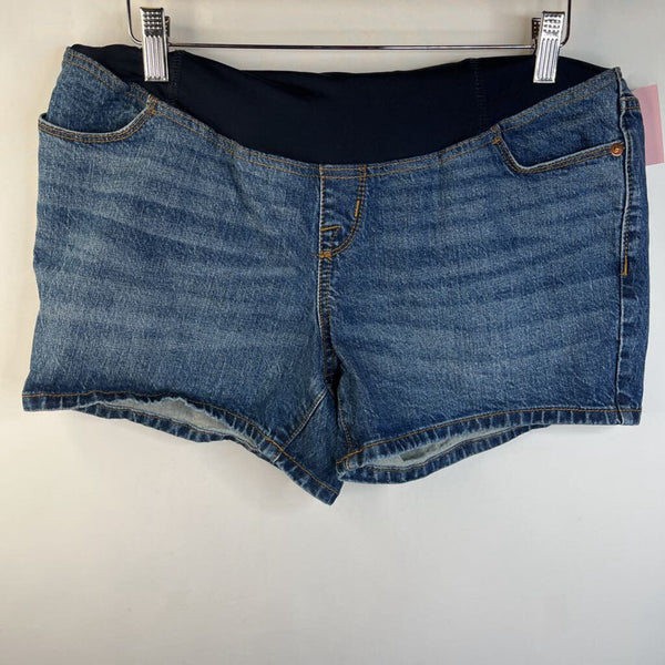 Size 4: Isabel Maternity Light Wash Denim Shorts
