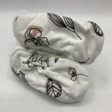 Size 3m: Goumi White/Black Leaves Soft Soled Booties