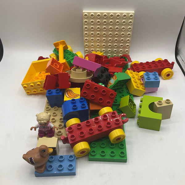 2 Gallon Bag Of Assorted Duplo Blocks