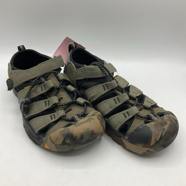 Size 3Y: Keens Green Camo Toggle/Velcro Strap Sandals