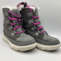 Size 3Y: Sorel Grey/Purple Fuzzy Lined Toggle Strap Snow Boots