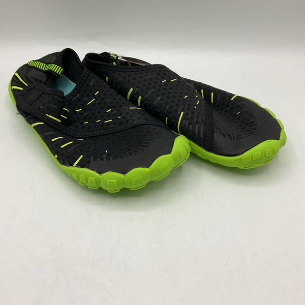 Size 2.5-3Y: Black/Green Velcro Strap Water Shoes