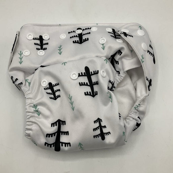 Size O/S: Wegreeco White/Green & Black Trees Adjustable Snap Diaper