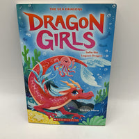 Dragon Girls: Sofia the Lagoon Dragon (paperback)