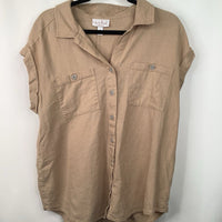 Size M: Isabell Collared Button-Up T-Shirt