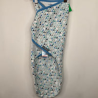 Size M: Swaddle Me White/Blue Triangles Swaddle