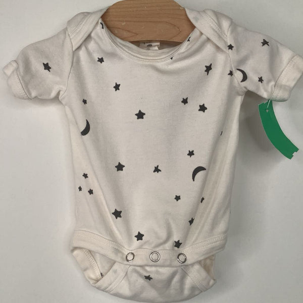 Size NB: Kate Quinn White/Grey Stars Onesie