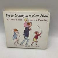 We're Going On A Bear Hunt (boardbook)