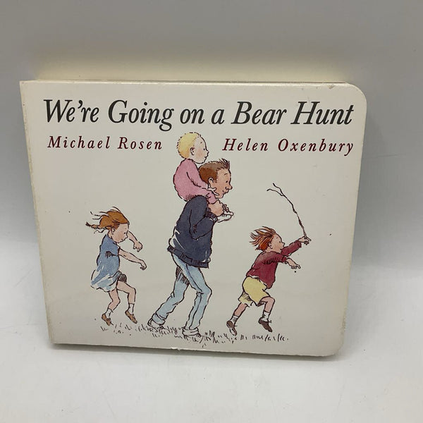We're Going On A Bear Hunt (boardbook)