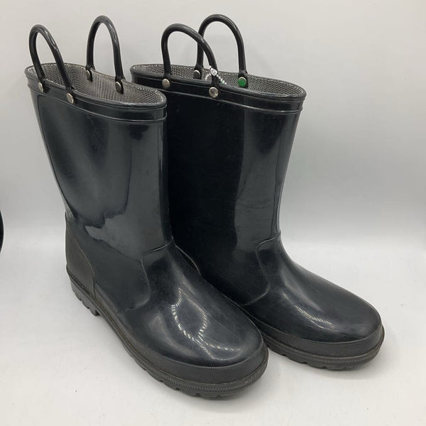 Size 5Y: Black Rainboots