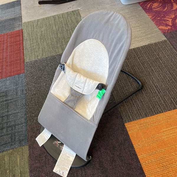Baby Bjorn Grey Bouncer- (retails $200+) REDUCED
