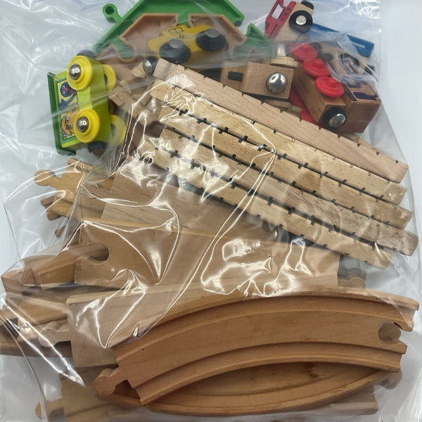 Assorted Tracks/Trains/Accessories