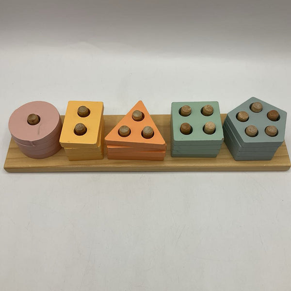 Gopo Toys Wooden Peg Shape Sorter