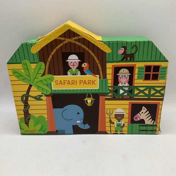 Janod Safari Park Wooden Toy Set