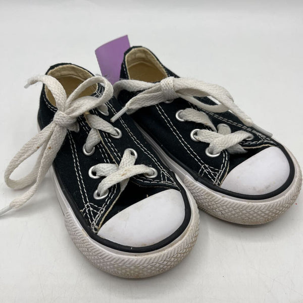 Size 5: Converse Black and White Lace Up Sneakers
