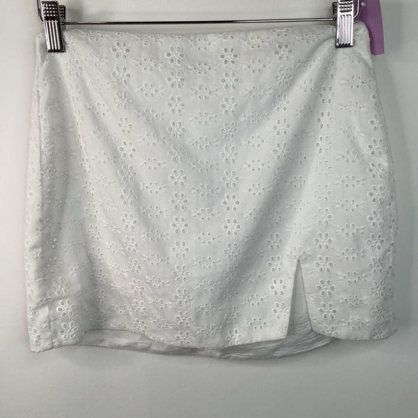 Size 9-10: White Floral Eyelet Skirt