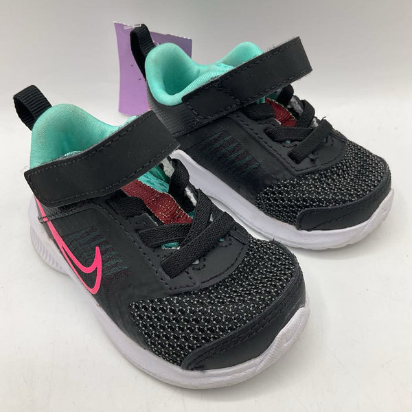 Size 3: Nike Blue/Black Velcro Strap Sneakers